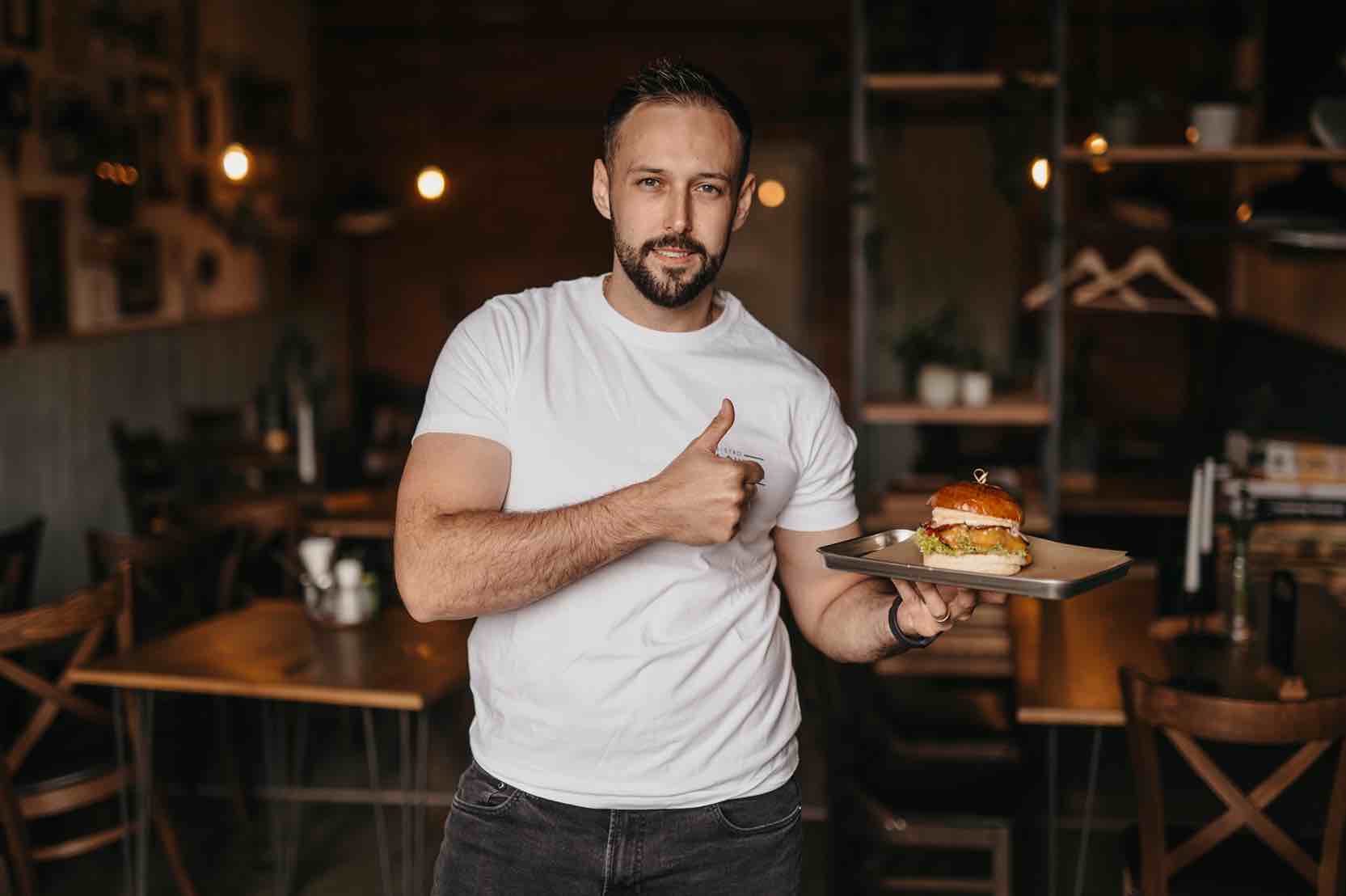 „Zefektivnili jsme nejen objednávkový proces,“ Bistro Bar Marina pluje na gastrovlnách s Tabidoo