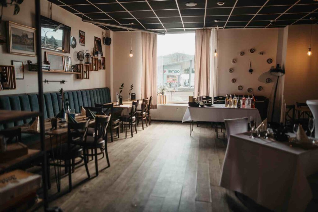 „Zefektivnili jsme nejen objednávkový proces,“ Bistro Bar Marina pluje na gastrovlnách s Tabidoo